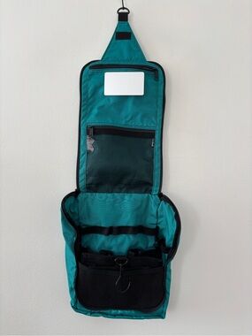 L.L. Bean Vintage Traveler Hanging Toiletries Bag Teal